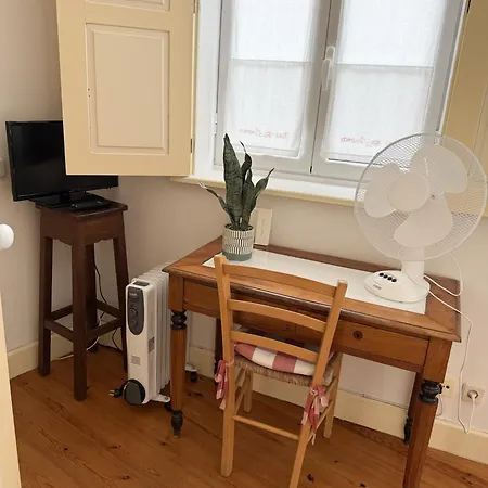 Casa Ancoras Historic In Buarcos Portugal Bicas