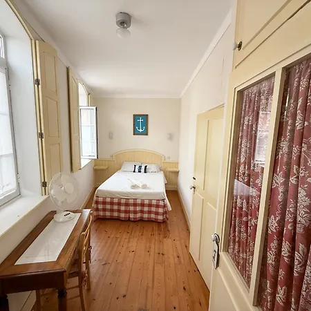 Casa Ancoras Historic In Buarcos Portugal 3*