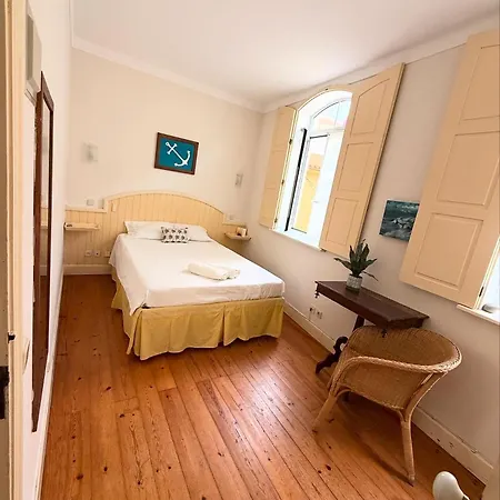 Gasthof Casa Ancoras Historic In Buarcos Portugal 3*