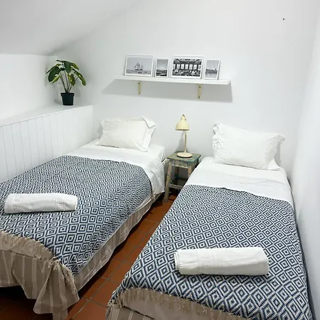 Casa Ancoras Historic In Buarcos Portugal Bicas