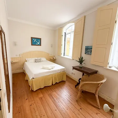 Casa Ancoras Historic In Buarcos Portugal Bicas