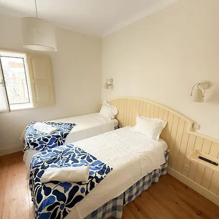 Casa Ancoras Historic In Buarcos Portugal 招待所