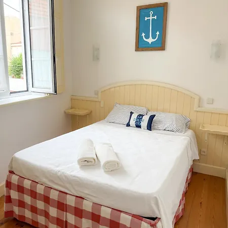 Casa Ancoras Historic In Buarcos Portugal 招待所